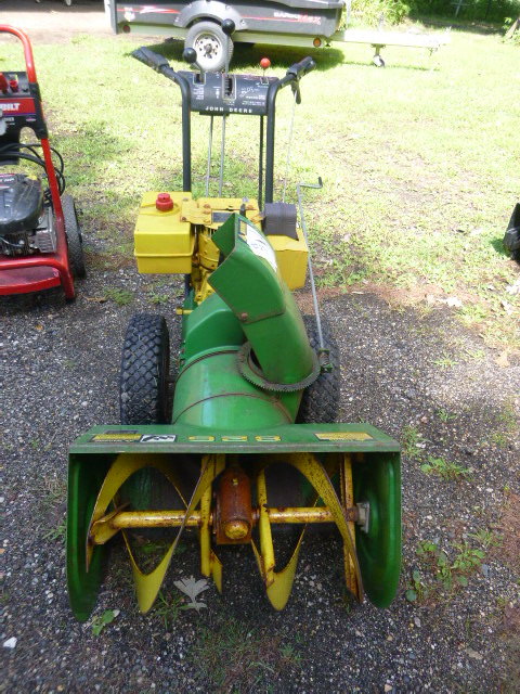 lot 27 image: John Deere Snowblower