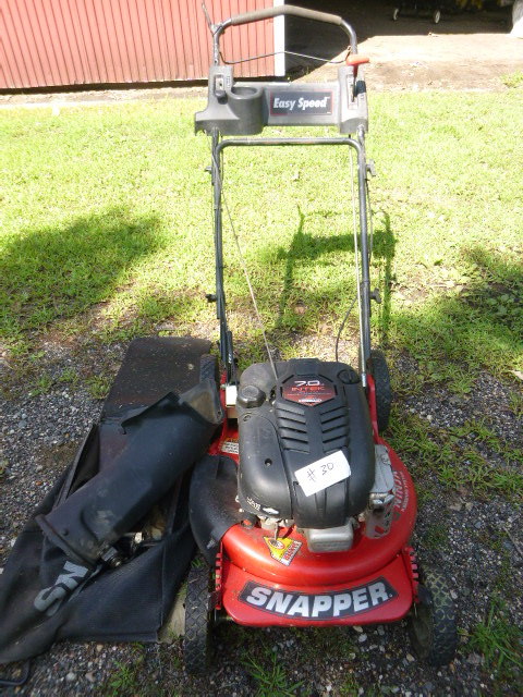 lot 30 image: Snapper Lawn Mower