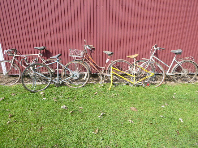 lot 33 image: 5 Bicycles
