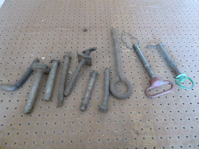 lot 58 image: Miscellaneous Pins