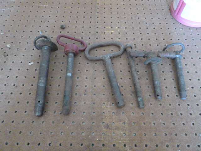 lot 60 image: Miscellaneous Pins