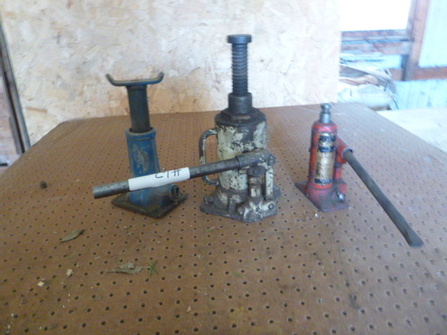 lot 67 image: 3 Jacks