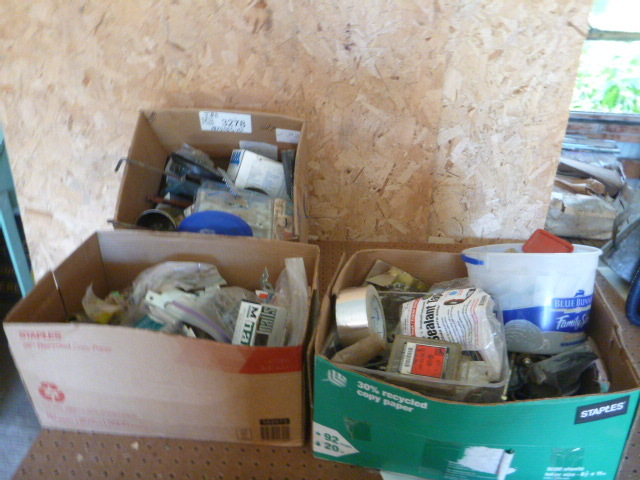 lot 77 image: 3 Boxes of Miscellaneous Garage Items