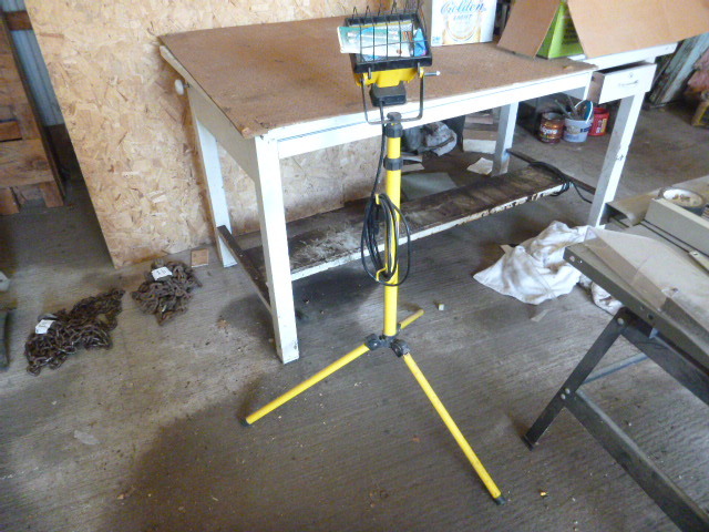 lot 87 image: Halogen Light on Stand