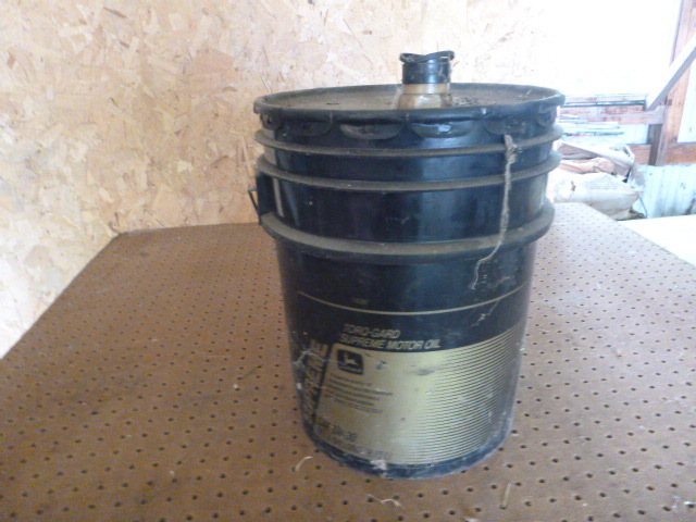 lot 111 image: Torz-Gard Supreme Motor Oil