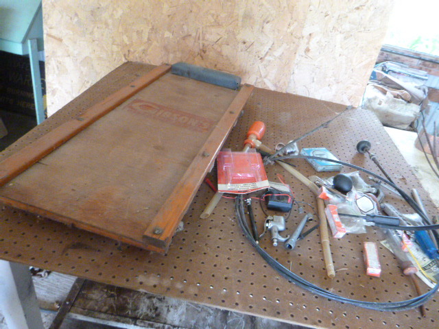 lot 113 image: Miscellaneous Garage Items