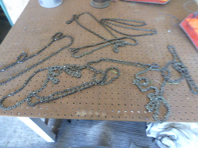 lot 117 image: Lot of Chains for Chain Saws
