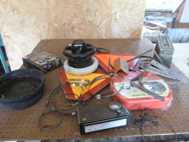 lot 121 image: Miscellaneous Garage Items