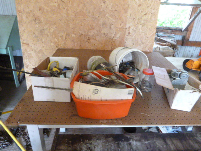 lot 124 image: Miscellaneous Garage Items