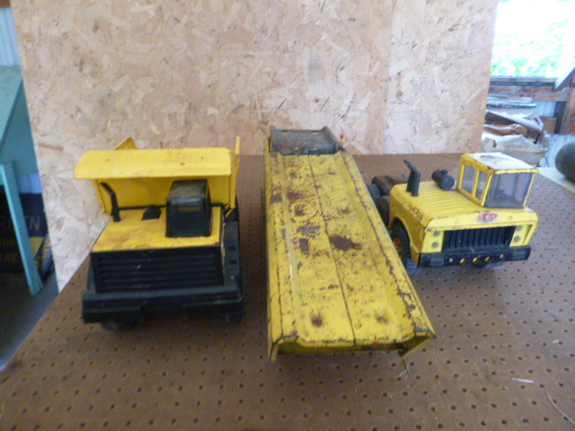 lot 125 image: Tonka Trucks