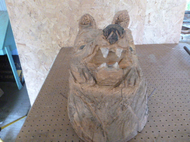 lot 128 image: Carved Bear Head