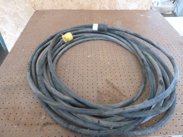 lot 146 image: 220 Electrical Cord
