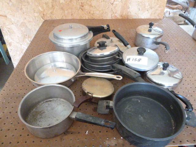 lot 158 image: Miscellaneous Pots and Pans