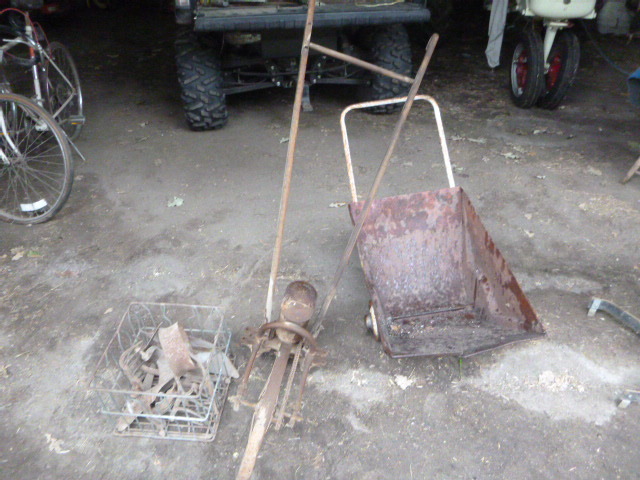 lot 168 image: Vintage Planter