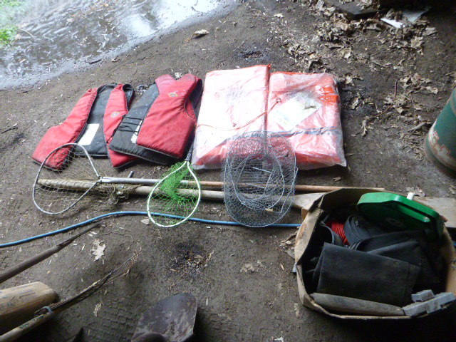 lot 171 image: Miscellaneous Boat Items