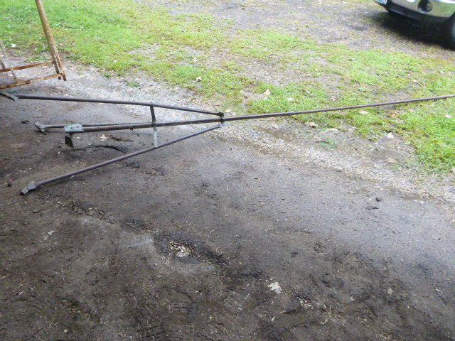 lot 177 image: Metal Tripod