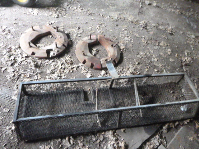 lot 178 image: International Tractor Weights and Basket