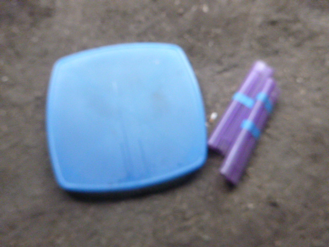 lot 179 image: Small Plastic Portable Table