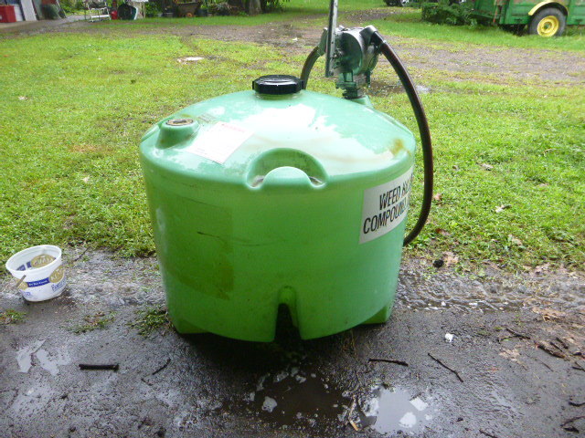 lot 180 image: Tank with Pump