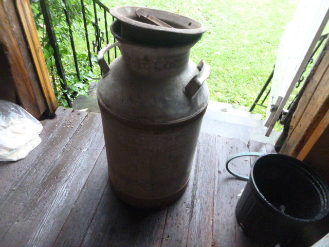 lot 182 image: Vintage Milk Can