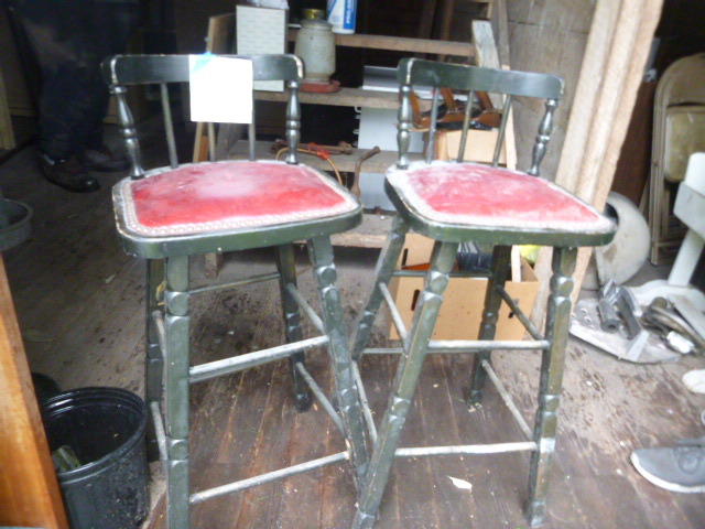 lot 187 image: 2 Bar Stools