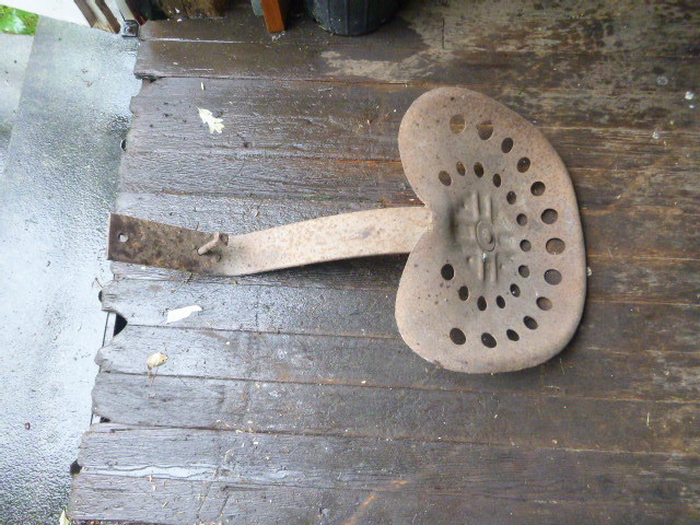 lot 192 image: Vintage Tractor Seat