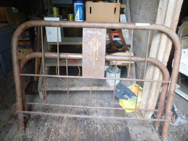lot 193 image: Vintage Metal Bed