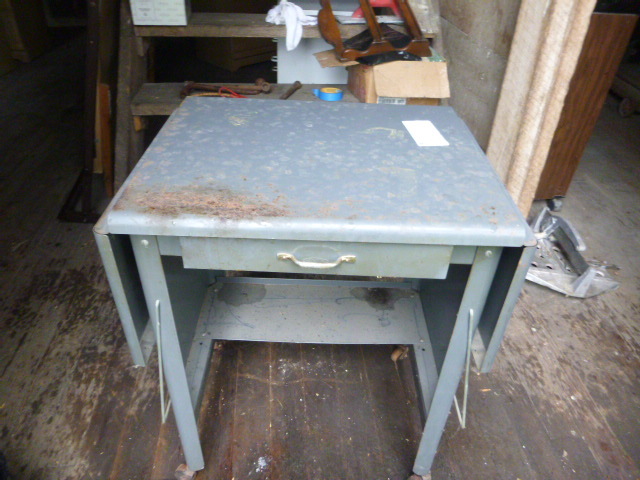 lot 198 image: Metal Cart
