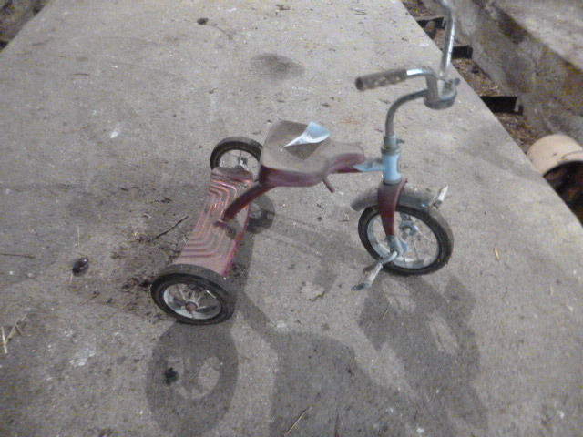 lot 217 image: Roadmaster Tricycle