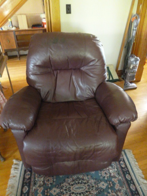 lot 225 image: Dark Maroon Recliner