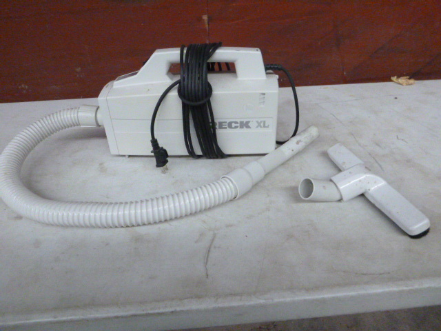 lot 253 image: Oreck XL Portable Vacuum Cleaner