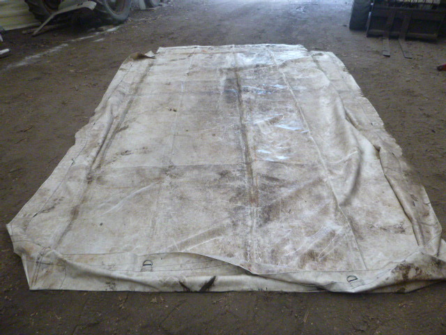 lot 255 image: Truck Bed Cover