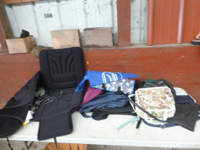 lot 260 image: Relaxor Heat Pad and Miscellaneous Totes