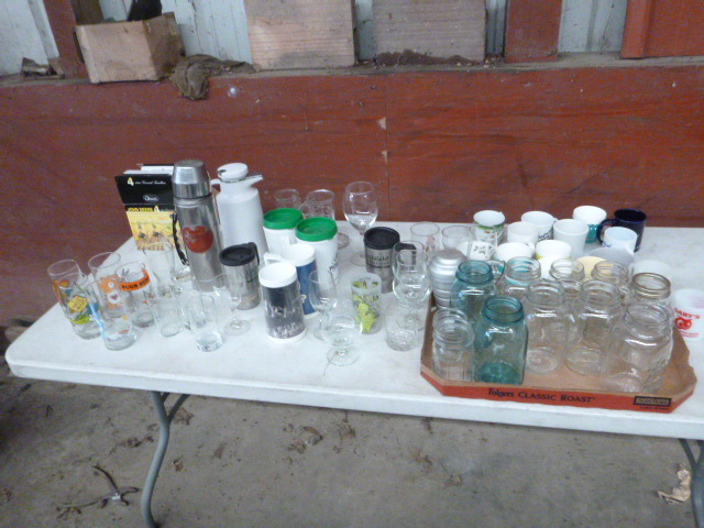 lot 261 image: Miscellaneous Glassware