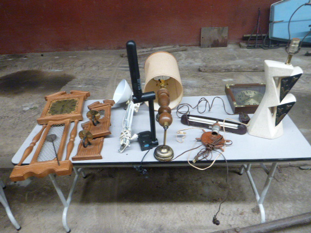 lot 270 image: Miscellaneous Home Dcor