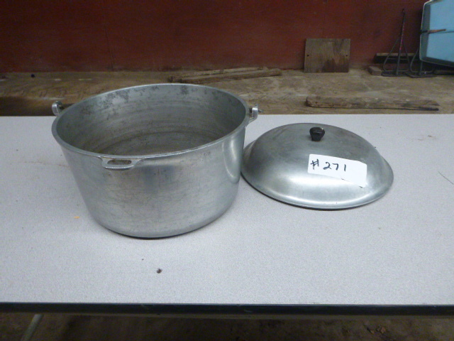 lot 271 image: Vintage Heavy Duty Aluminum Pot with Lid