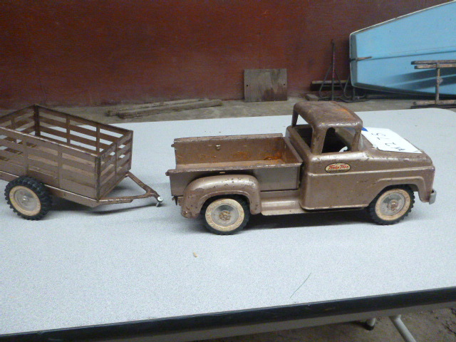 lot 275 image: Vintage Tonka Truck