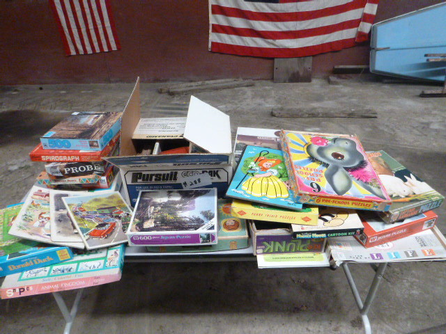 lot 288 image: Lot of Games, Books and Puzzles