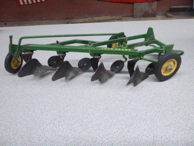 lot 303 image: John Deere Die-Cast Plow