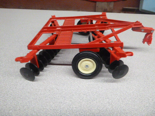 lot 308 image: Die-Cast Case Disk