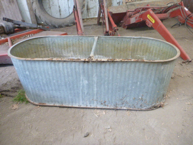 lot 332 image: Water Trough