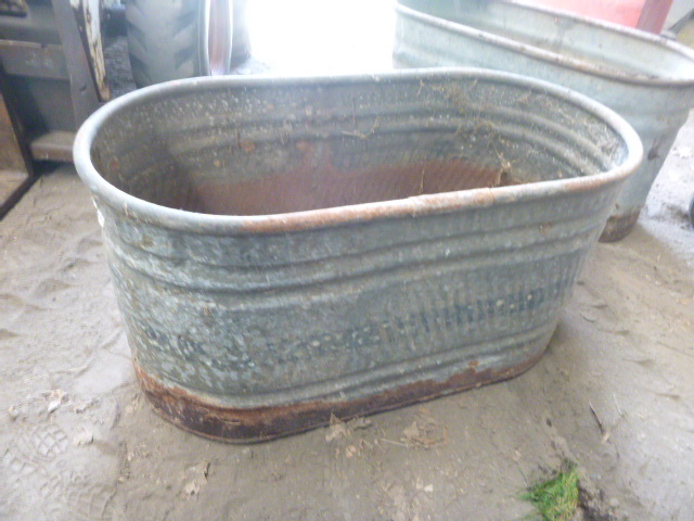lot 333 image: Water Trough