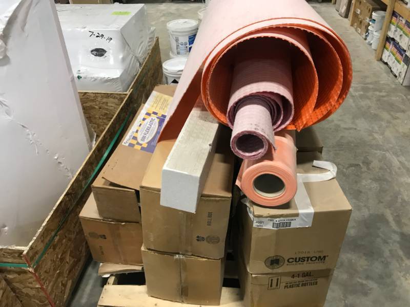 lot 7 image: Misc Pallet of Underlayment, Primer (See pics)
