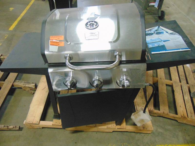 Blue Rhino Black And Silver/Porcelain And Stainless Steel 3Burner Liquid Propane Gas Grill