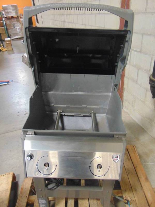 lot 529 image: Weber Spirit II E-210 2-Burner Natural Gas Grill in Black 48010001