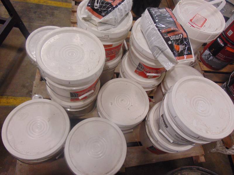 lot 534 image: Entire Pallet Stucco Paintable Synthetic Stucco 50-lb Premixed Finish Coat Stucco Mix