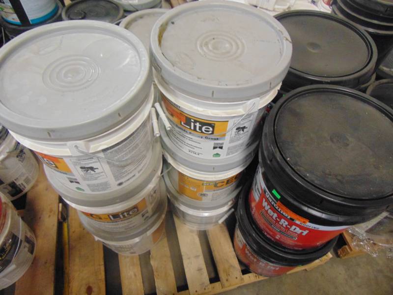 lot 535 image: Entire Pallet - Commercial Epoxy Grout (Clear) & Asphalt Roof Cement