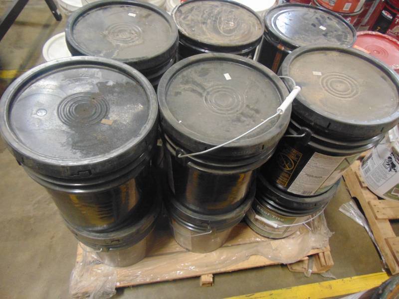 lot 539 image: Entire Pallet - Roofing Foundation, Coating, Cement
