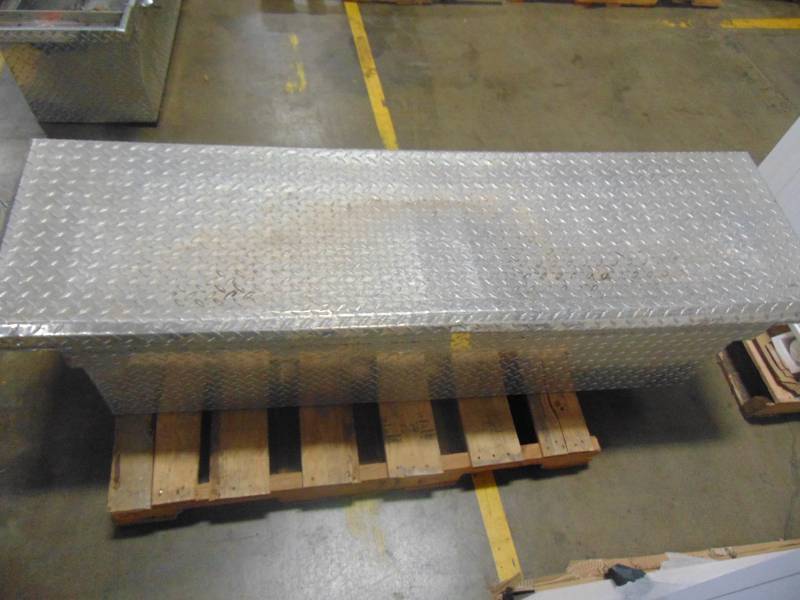 lot 559 image: Better Built 70 Crown Series Slimline Crossover Truck Tool Box 73010280