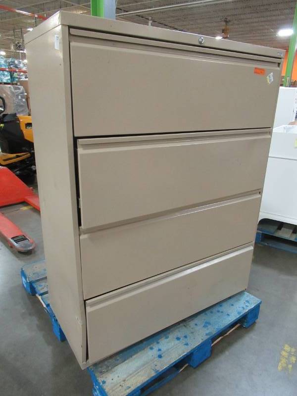 lot 18 image: Sandusky 800 Series 53.25 in. H x 42 in. W x 19.25 in. D 4-Drawer Full Pull Lateral File Cabinet in Putty - Locked no Key